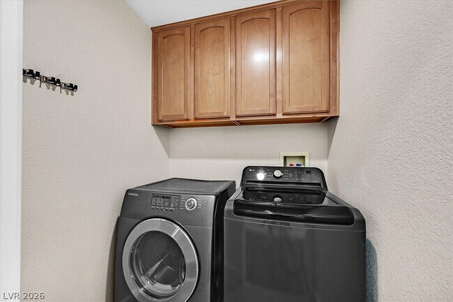 Building Photo - 5840 Coconut Creek St