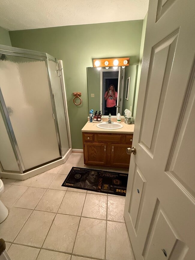 Building Photo - Furnished 2-Bedroom Condo at Eagle Pointe