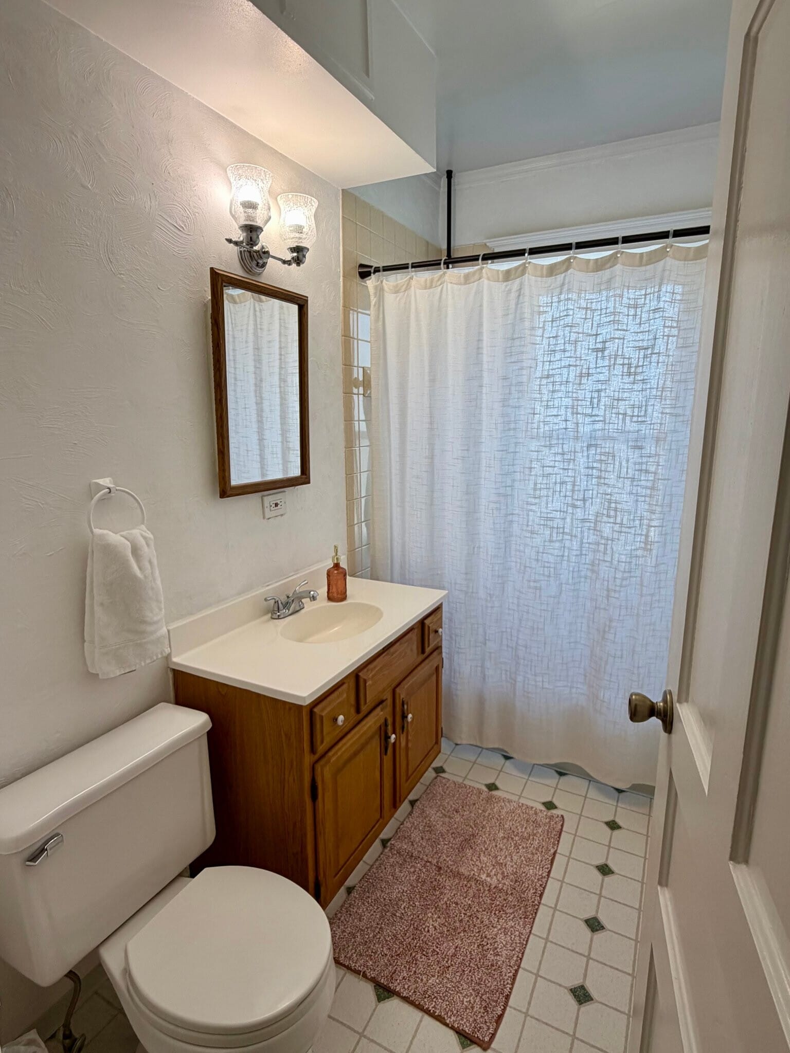 Building Photo - 34 Hereford St