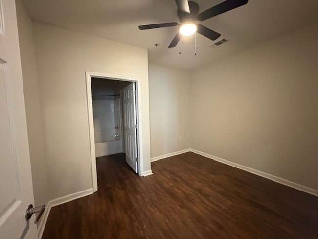 Building Photo - 476 Poplar St