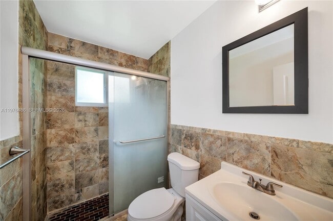 Building Photo - 592 NE 150th St