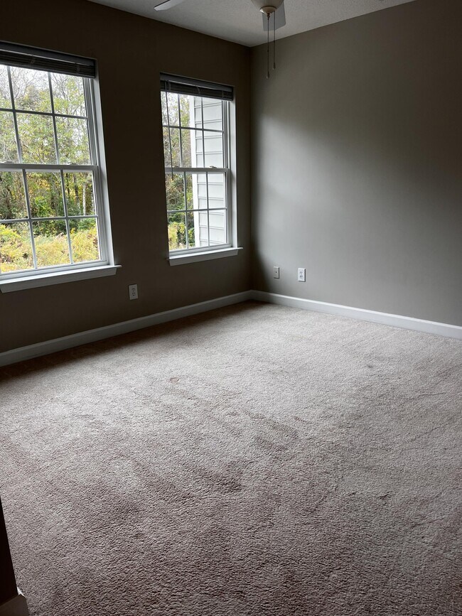 Building Photo - 708 Tattnall Dr