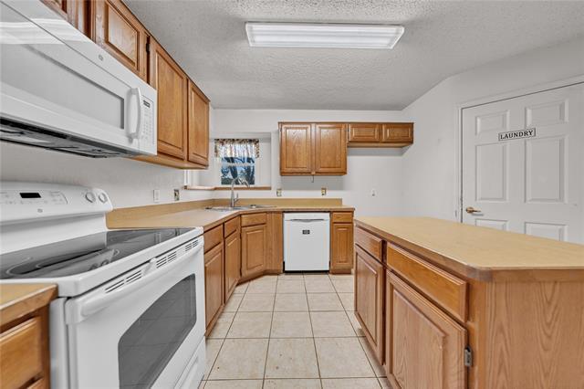 Building Photo - 8404 Whispering Creek Trail