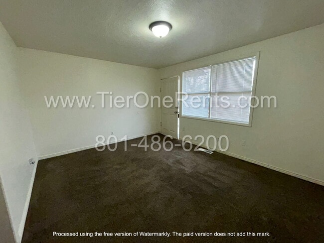 Building Photo - NO DEPOSIT option available for qualified ...