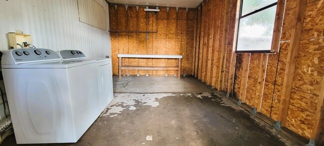 Building Photo - 160 Caloosa Lake Cir N