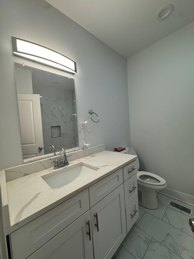 Building Photo - AM-Clybourn LLC