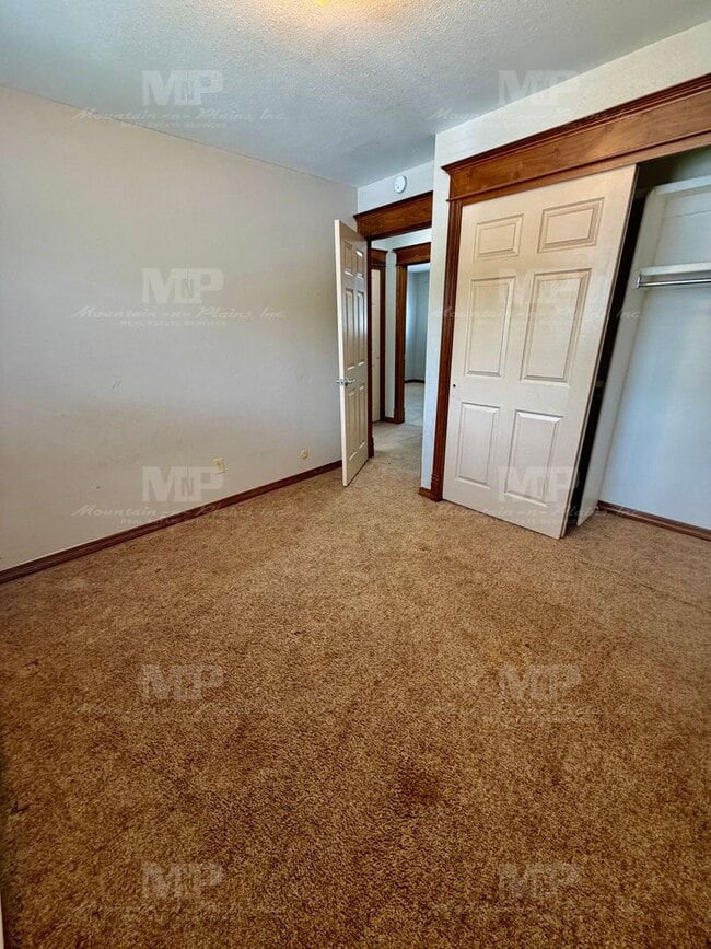 Building Photo - 1628 Azalea Dr