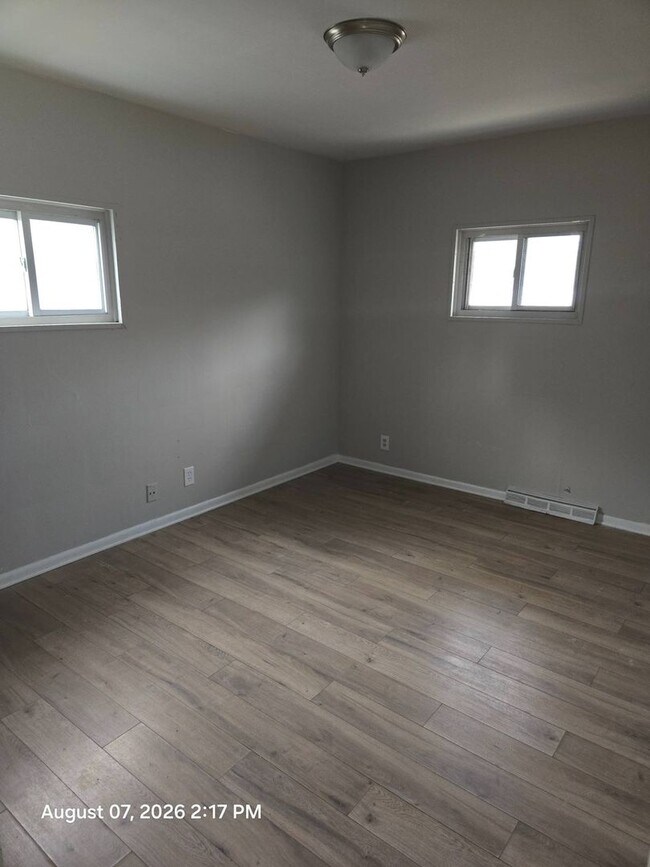 Building Photo - 1455 Struble Ave NE