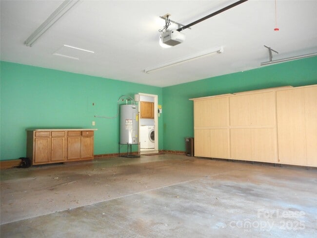 Building Photo - 10749 Colony Woods Dr