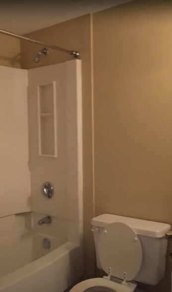 Building Photo - 12 Everett St