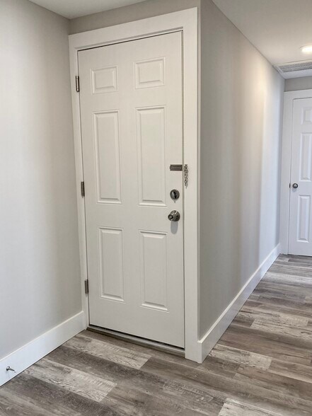 Building Photo - 72 Clinton Pl