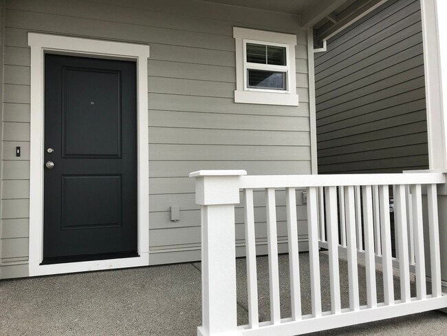 Building Photo - BRAND NEW HOME! Within 5 Minutes of Three ...