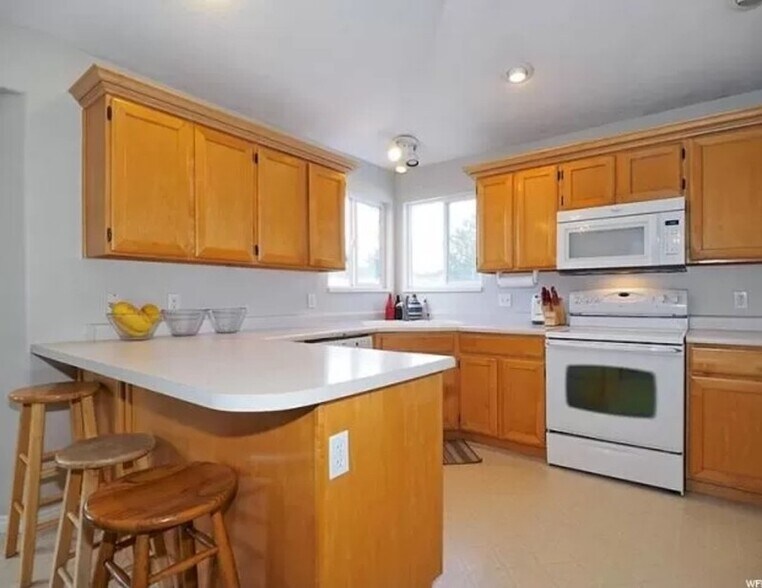 Building Photo - 4881 Cave Peak Dr