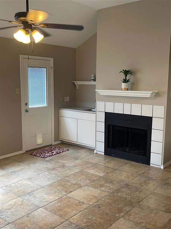 Building Photo - 830 Mica Ln