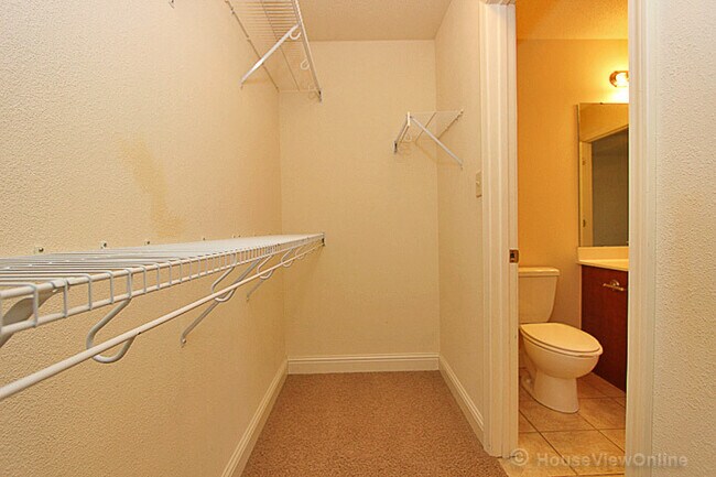Building Photo - 2358 Garrett Ln
