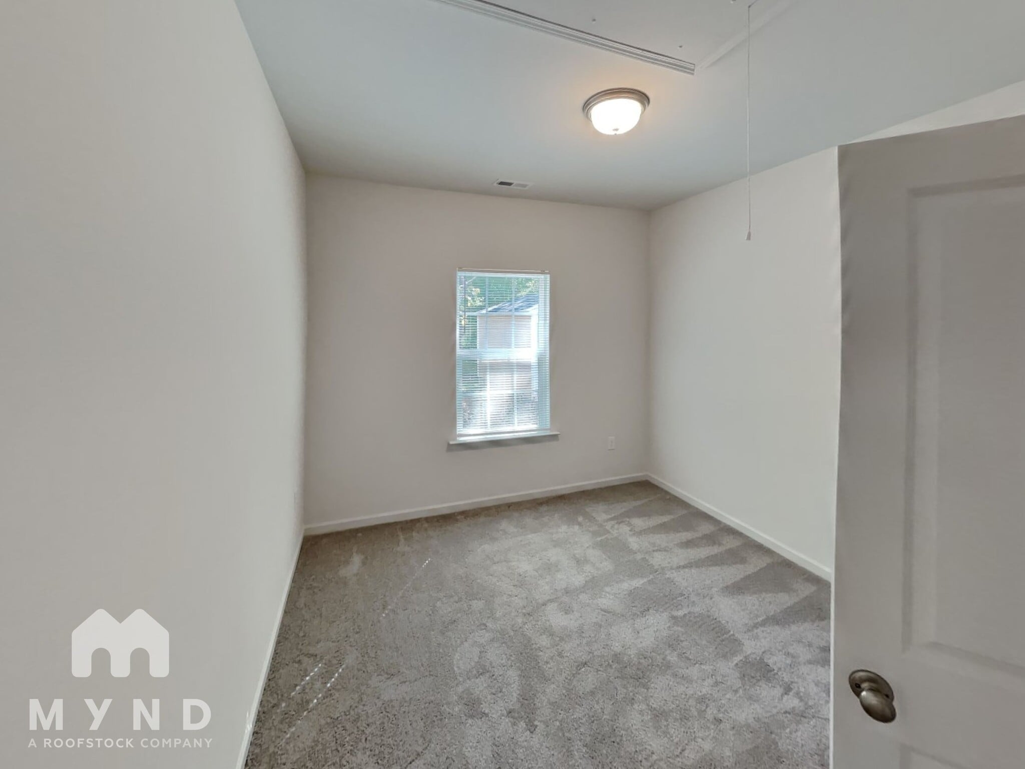 Building Photo - 203 S Skyland Dr