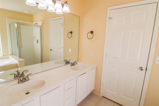 Building Photo - 18611 Woodbreeze Dr