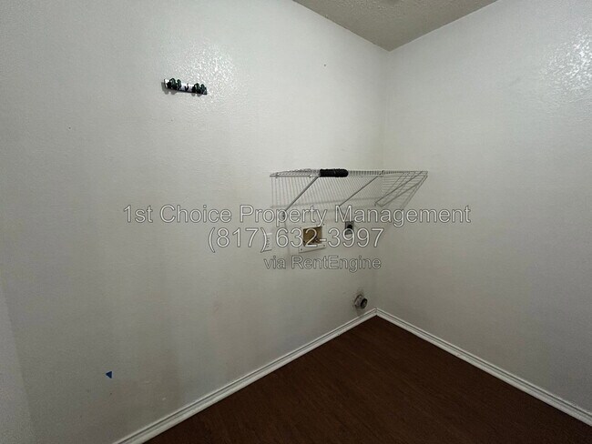 Building Photo - 4888 Parkview Hills Ln