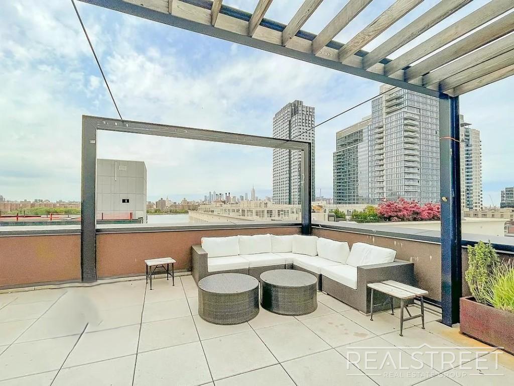 Building Photo - 187 Kent Ave