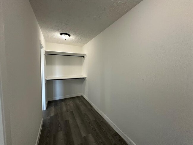 Building Photo - 101 Cavalry Cir