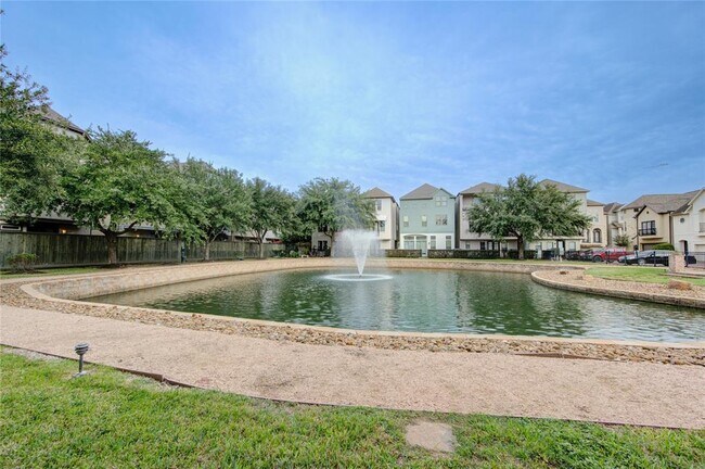 Building Photo - 1110 Sherwood Trail
