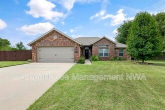Building Photo - 307 Blair Cir
