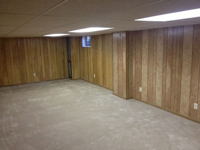 Building Photo - South Hill Charm