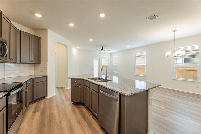 Building Photo - 125 Drifter Ln