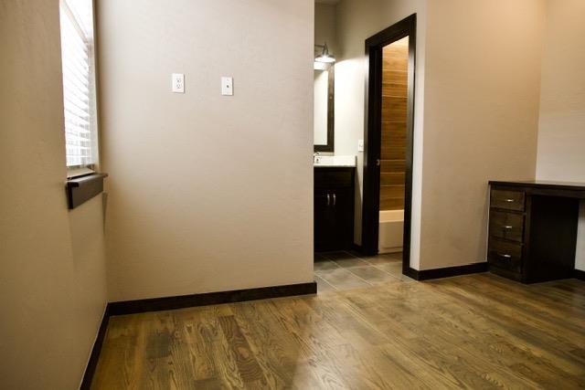 Building Photo - 705 S Jenkins Ave