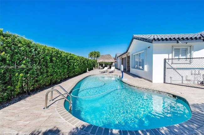 Building Photo - 1820 SW 140th Pl