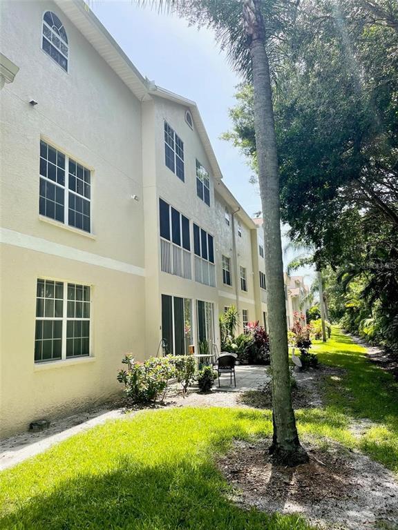 Building Photo - 4275 Castle Bridge