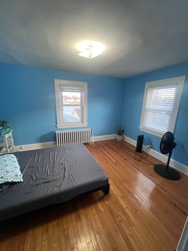 Building Photo - 96 Kenwood Ave