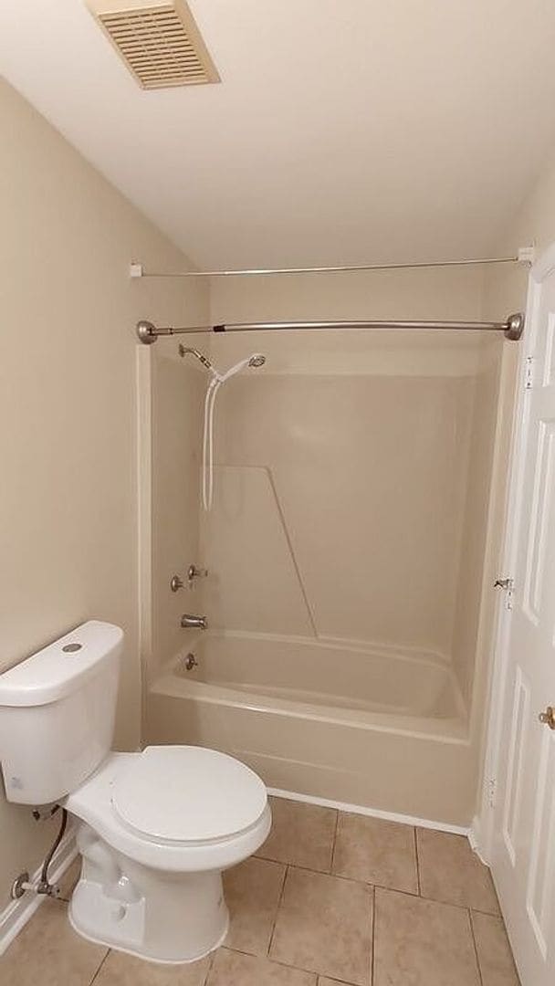 Building Photo - Chisle Run- 2 bedrooms and 1.5 bathrooms