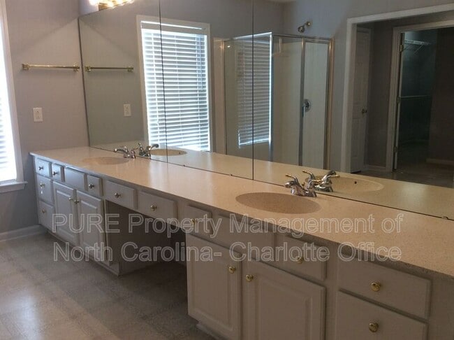 Building Photo - 7713 Noland Woods Dr