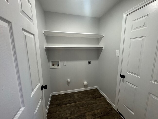Building Photo - 141 Green Isle Ave