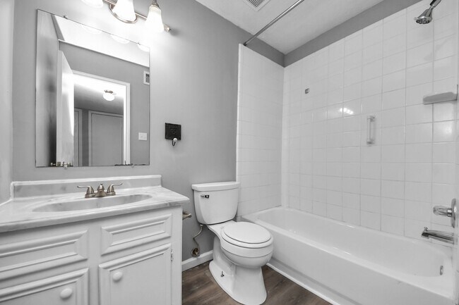 Building Photo - 13603 Ravensway Dr