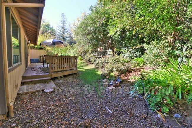 Building Photo - 6913 Navarro Ct