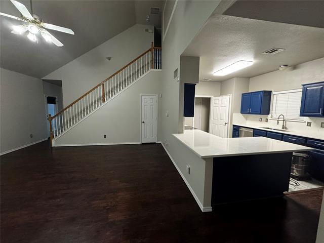 Building Photo - 1365 W Branch Hollow Dr