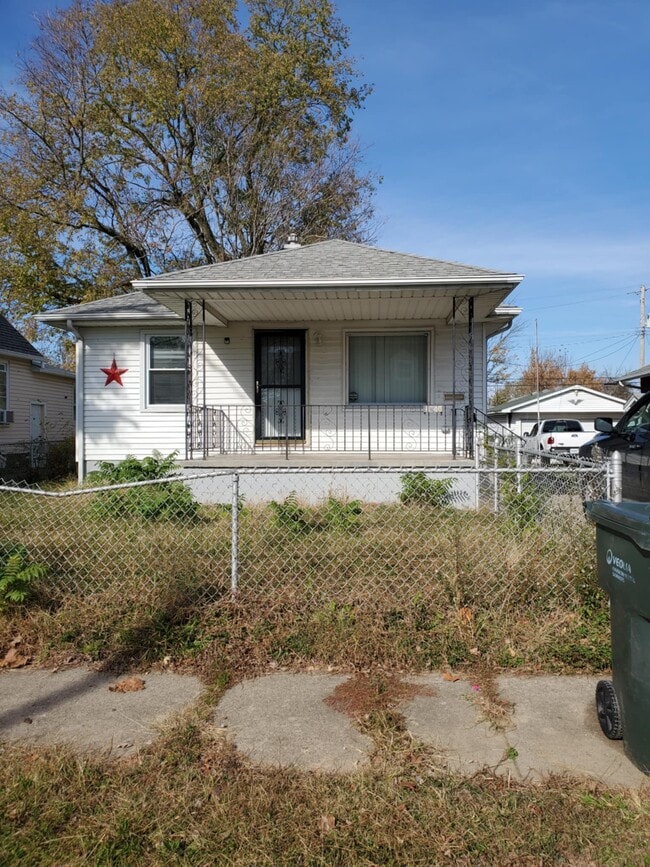 Building Photo - 1340 E Riverside Ave
