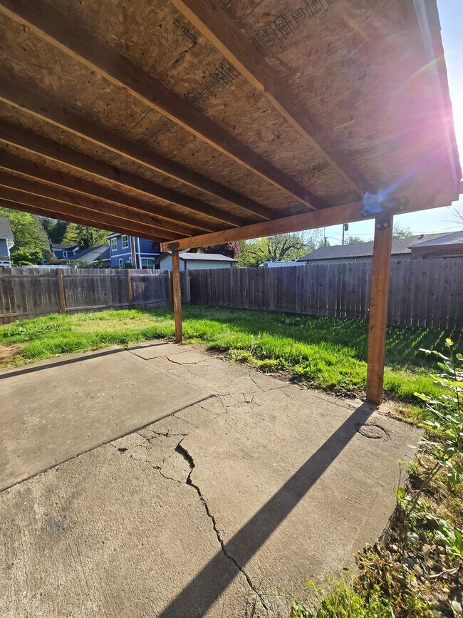 Building Photo - Kay Avenue Duplex