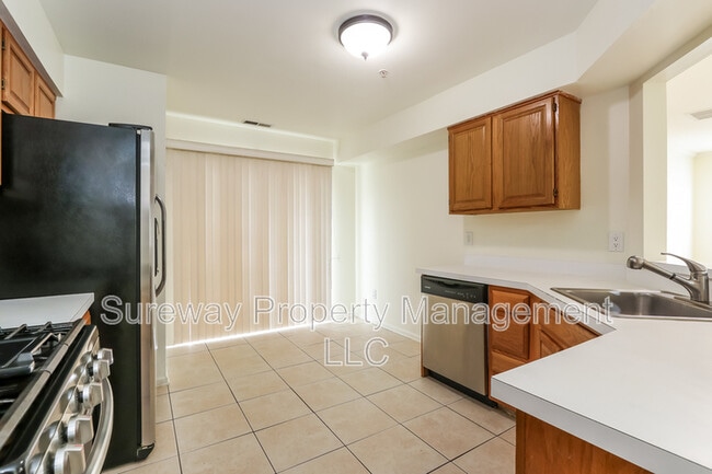 Building Photo - 1404 Wharton Rd