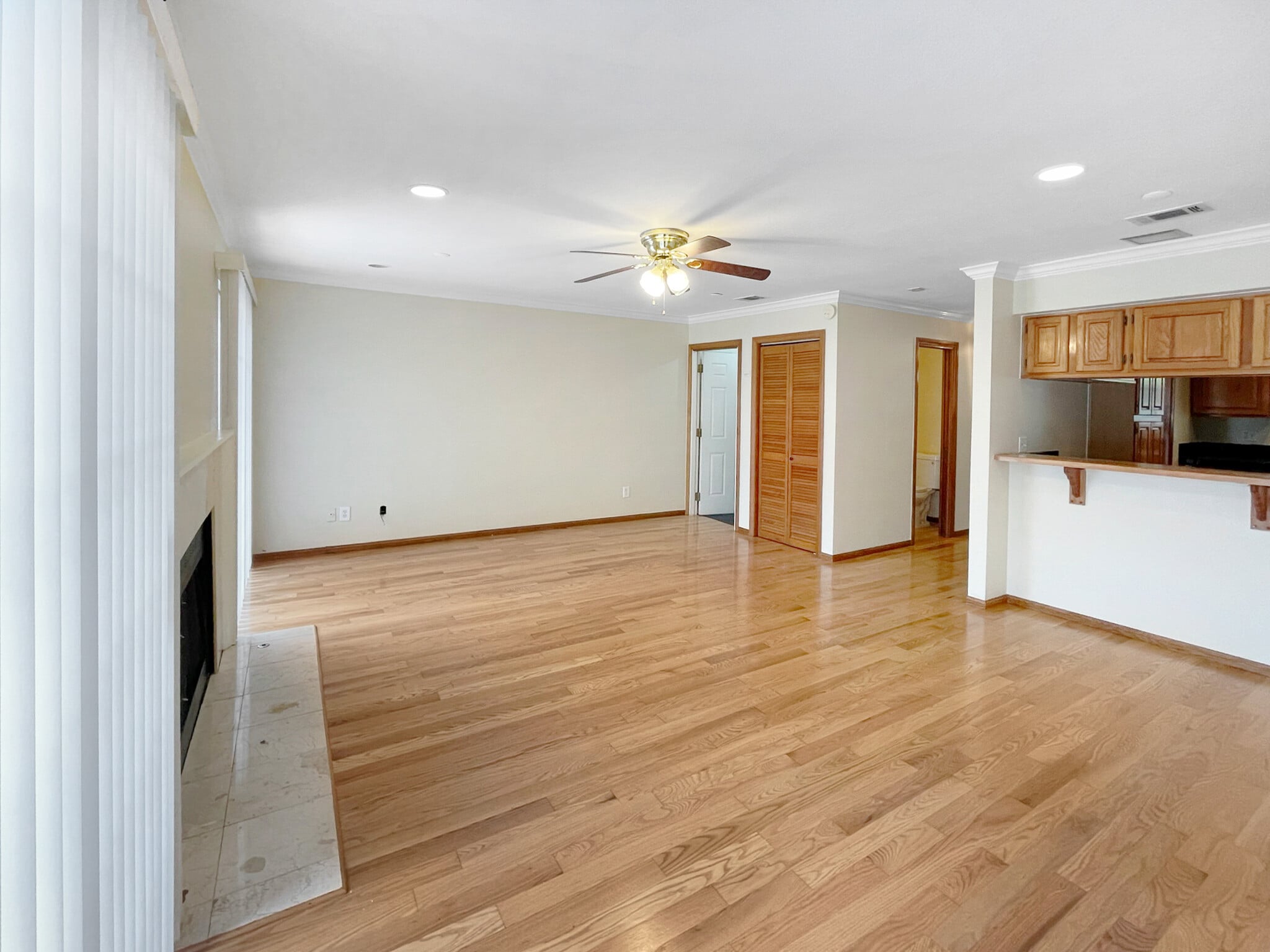 Building Photo - 379 N Mentor Ave