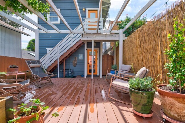 Building Photo - Classic Craftsman with Modern Amenities 2-Bedroom, 2-Bath Rental Home in the Heart of Golden Hill...