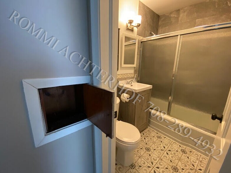 Laundry Chute - 6717 Huron Ave