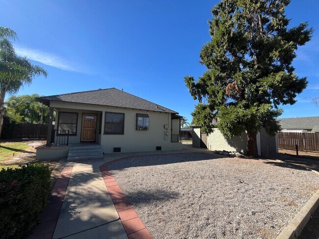 Building Photo - Single-Story 2-Bedroom Home in Calimesa!