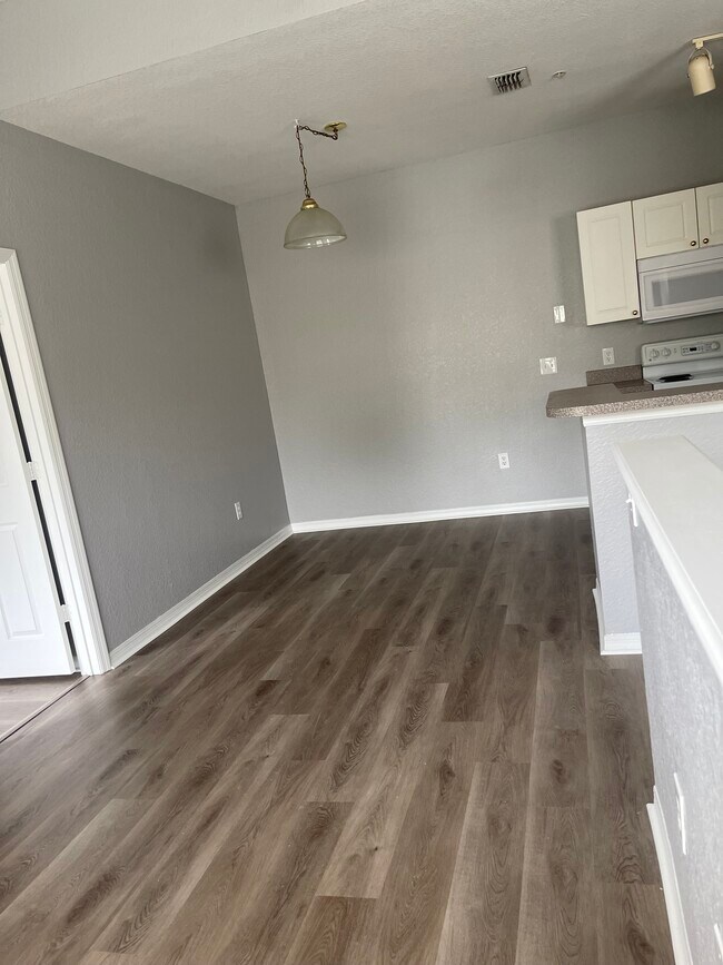 Building Photo - 839 Grand Regency Pointe