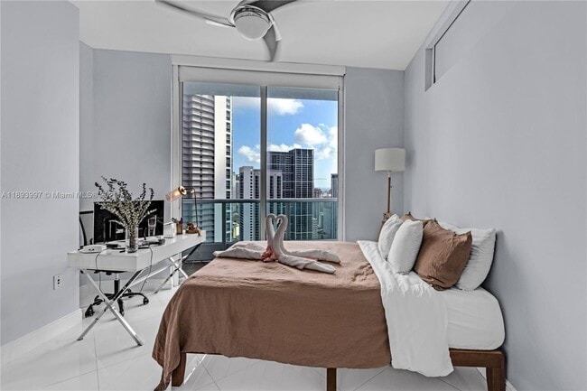 Building Photo - 900 Biscayne Blvd