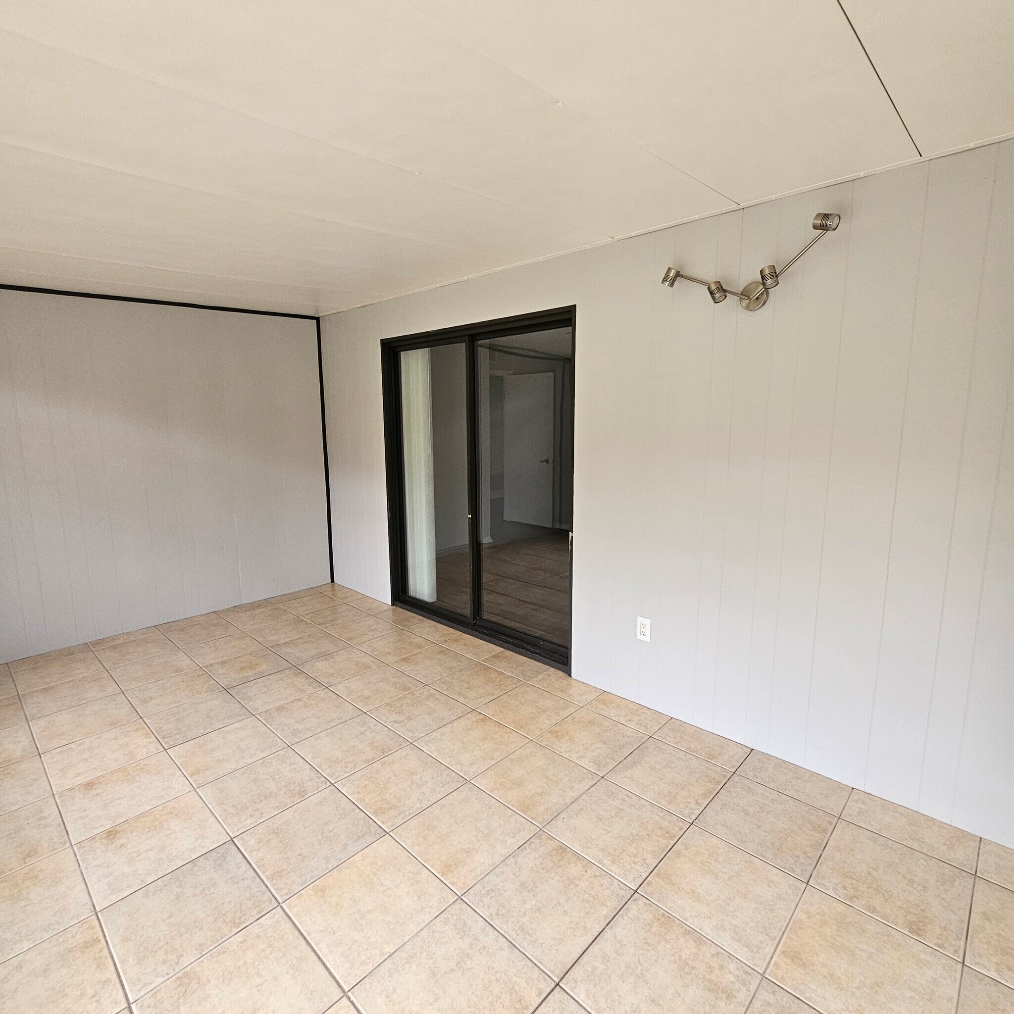 Building Photo - 8638 Collett Ave