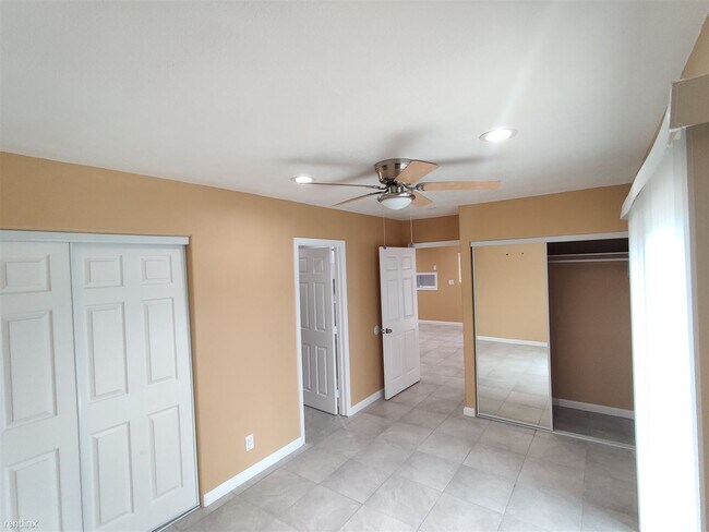 Building Photo - 2 br, 2 bath House - 739 D St
