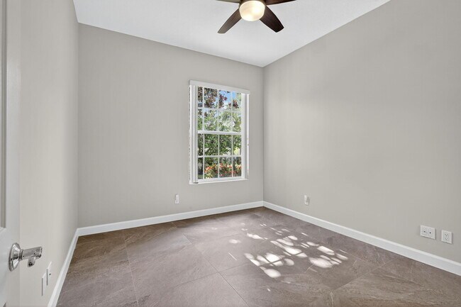 Building Photo - 8257 Rosalie Ln